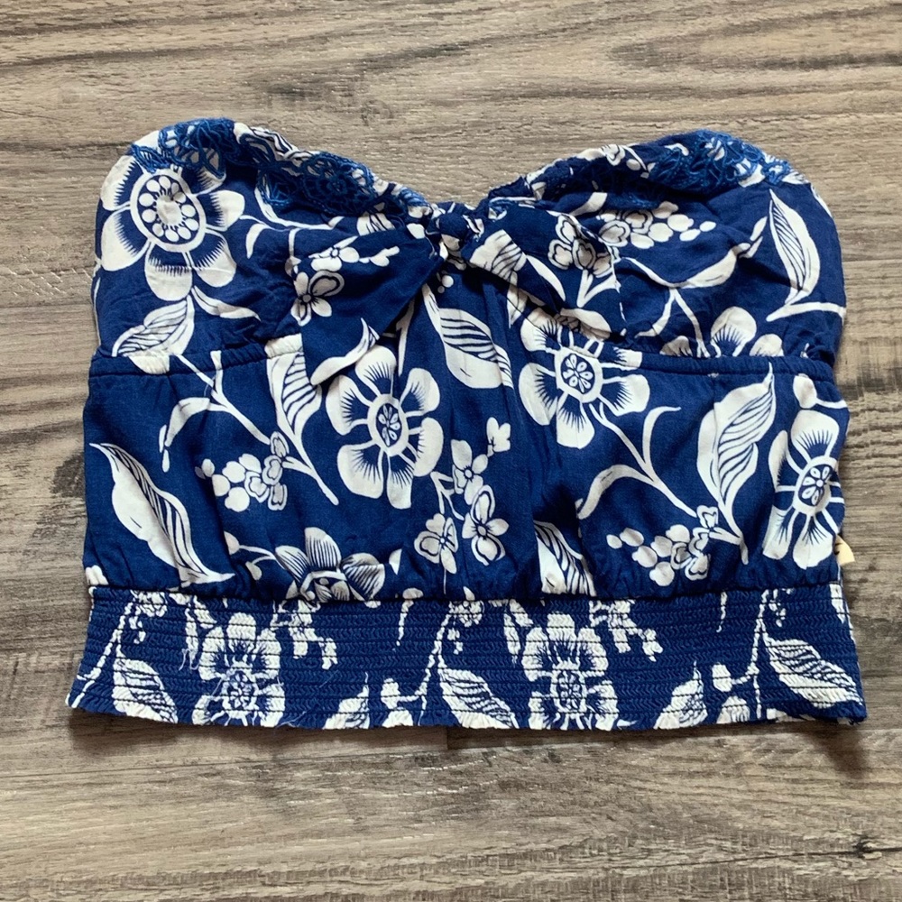 Floral sleeveless crop top